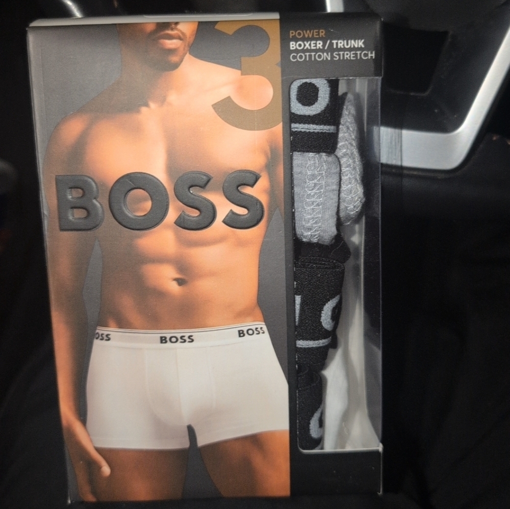 Hugo Boss Men's Assorted Colors Boxer Trunks Size Medium